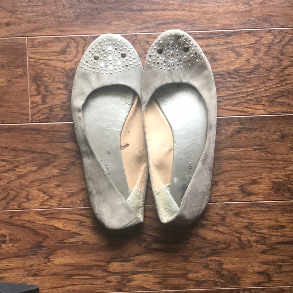 Beige Flat Show with Rhinestone detailing.